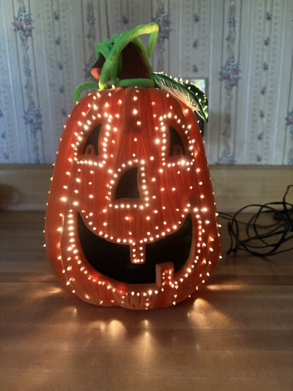 Vintage Halloween Jack-o-Lantern Glowing Fiber Optic 10” Pumpkin Avon 2002 Works
